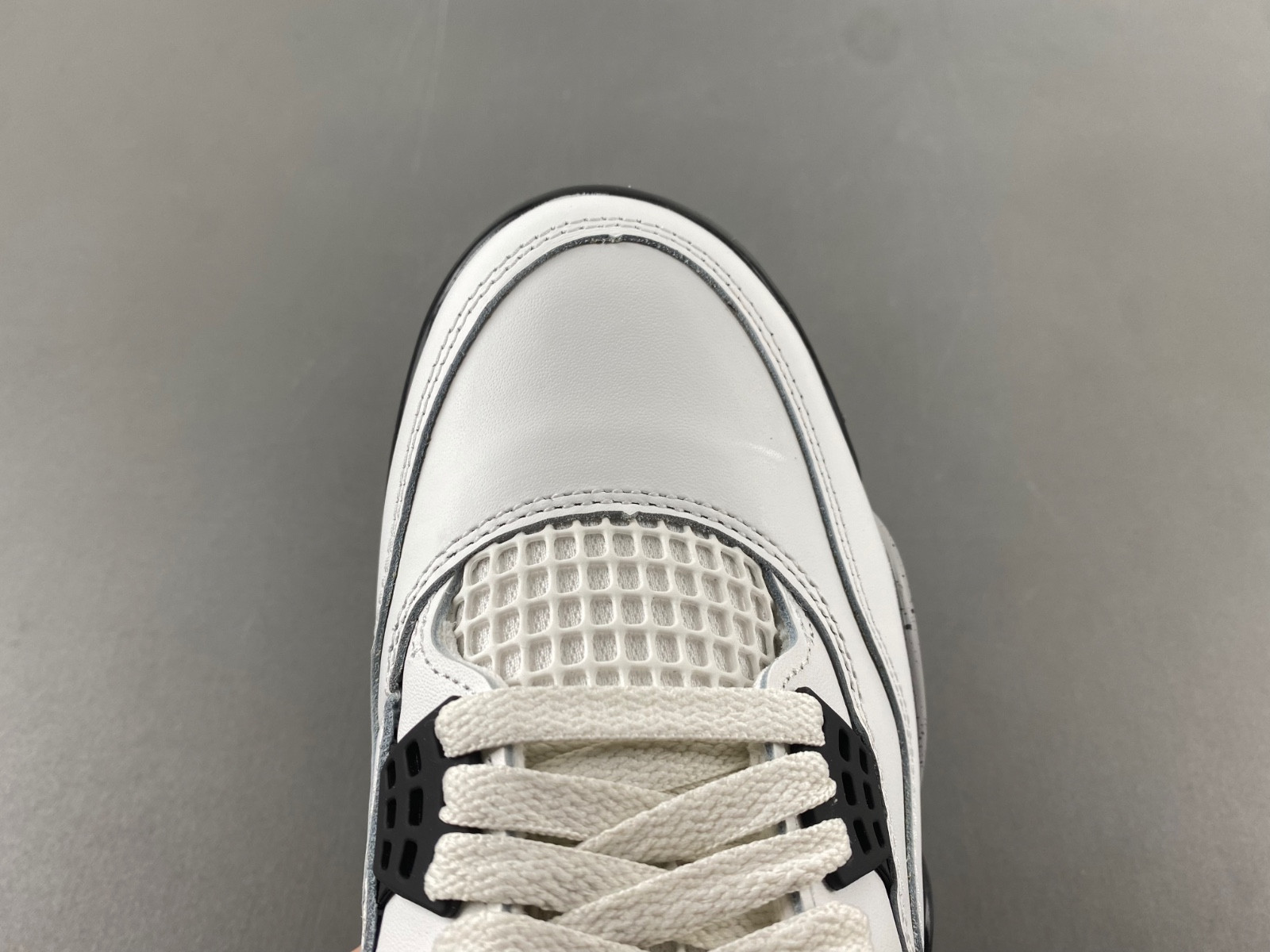 Air Jordan 4 OG “White Cement” FV5029-100