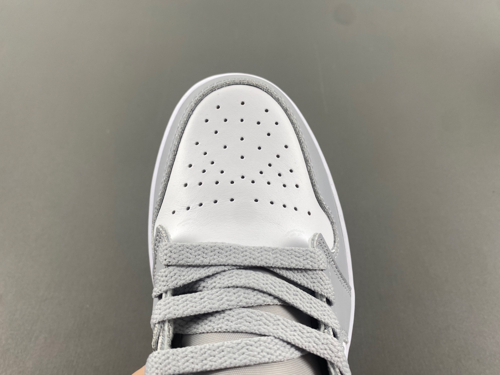 Air Jordan 1 Mid Midnight Navy DQ8426-104