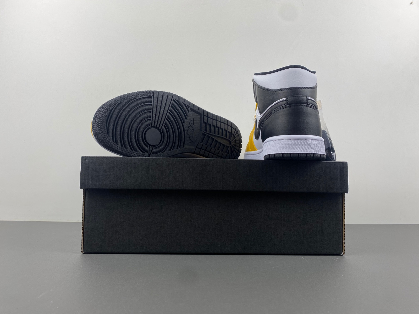 air jordan 1 mid yellow ochre dq8426-701