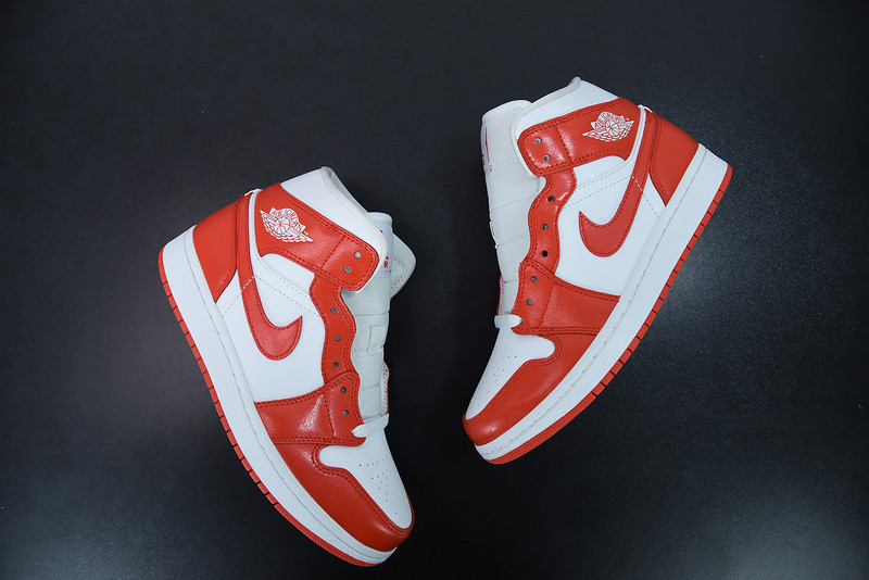 air jordan 1 mid in orange and white bq6472-116