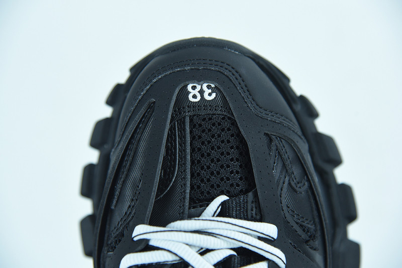 bc track sneaker