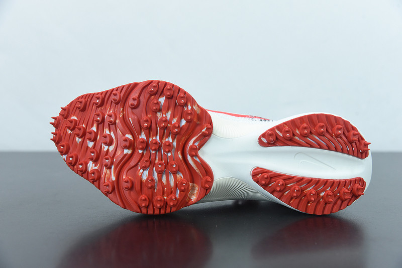 of x air zoom tempo next%