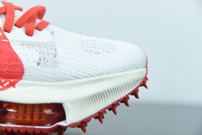 of x air zoom tempo next%