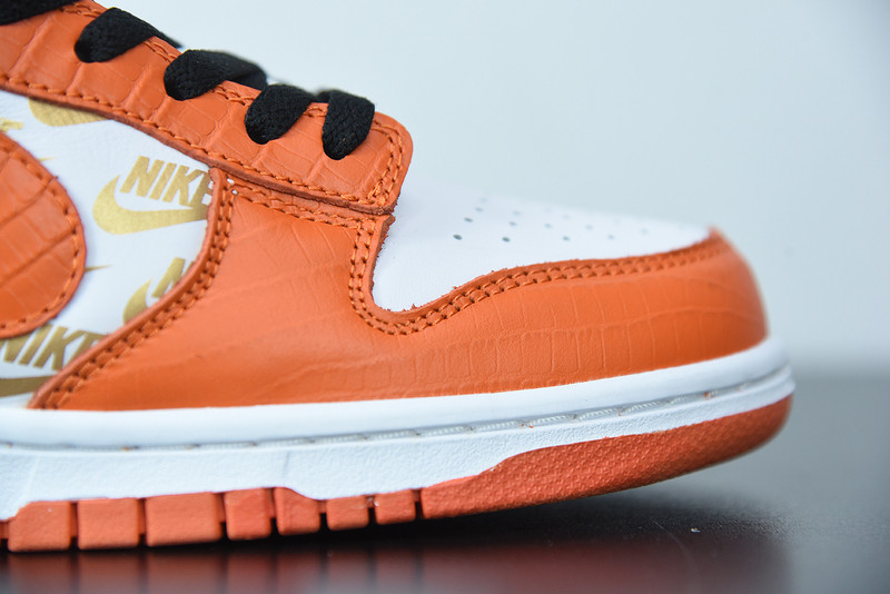 nike sb dunk low S*p*e x nike orange dh3228-181