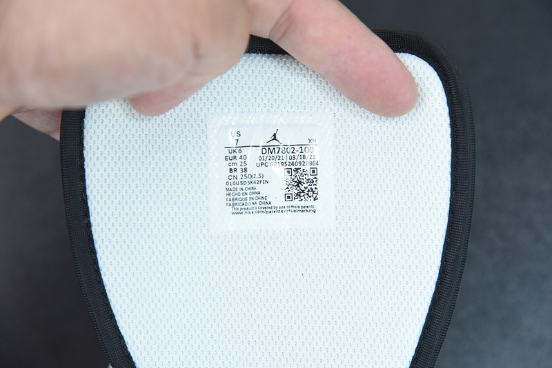 air jordan 1 mid heat reactive dm7802-100