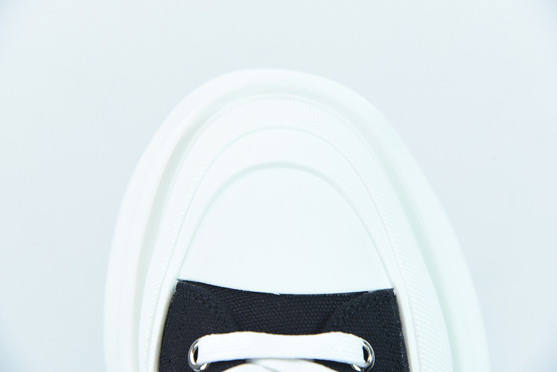 alexer mceen sneakers