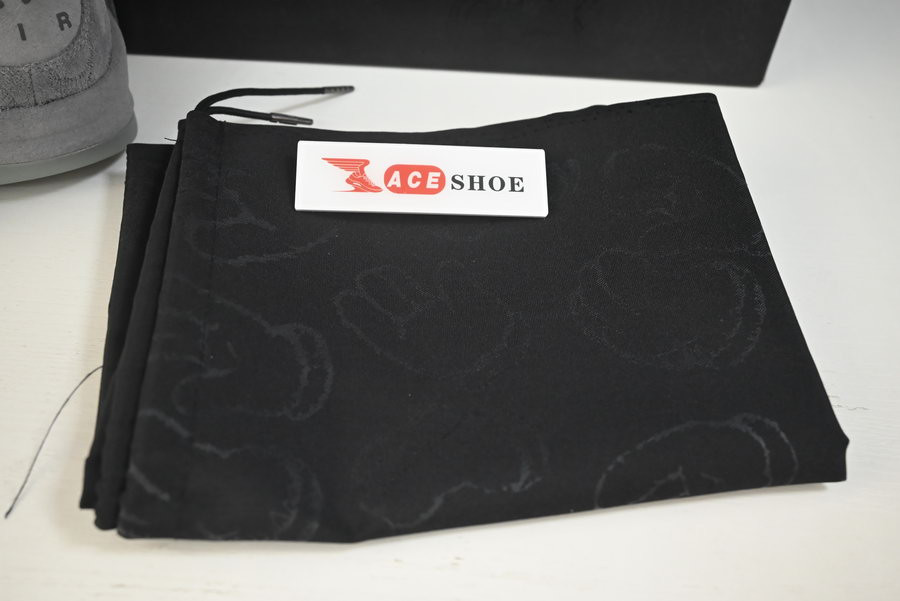 air jordan 4 retro kaws "kaws" 930155-003