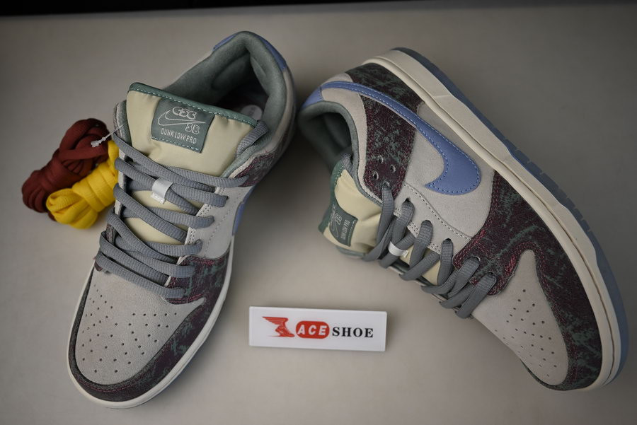 crenshaw skate club x nike sb dunk low fn4193-100