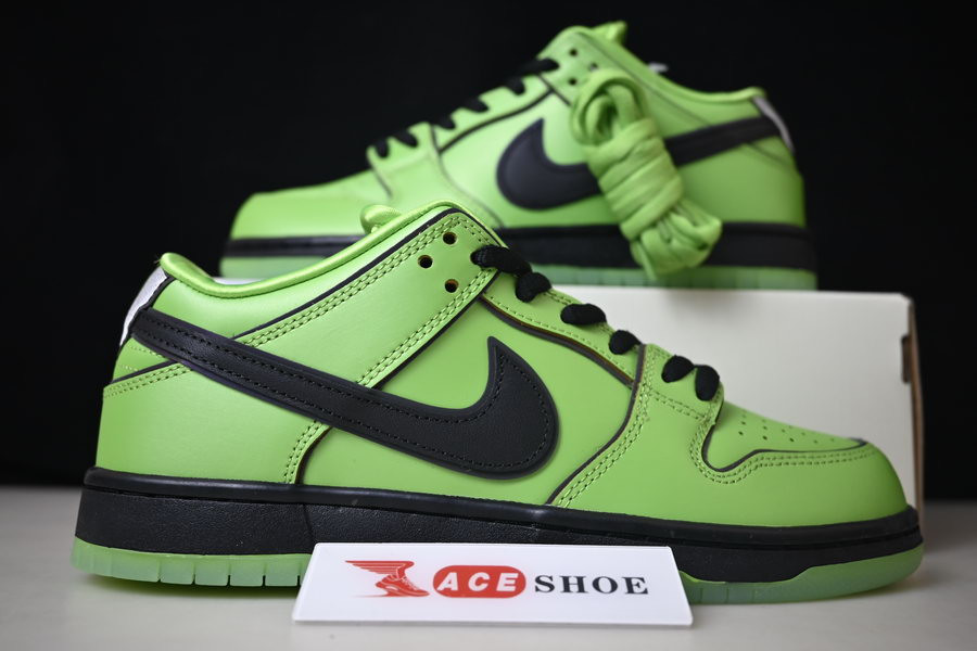 the powerpuff girls x dunk low pro sb qs