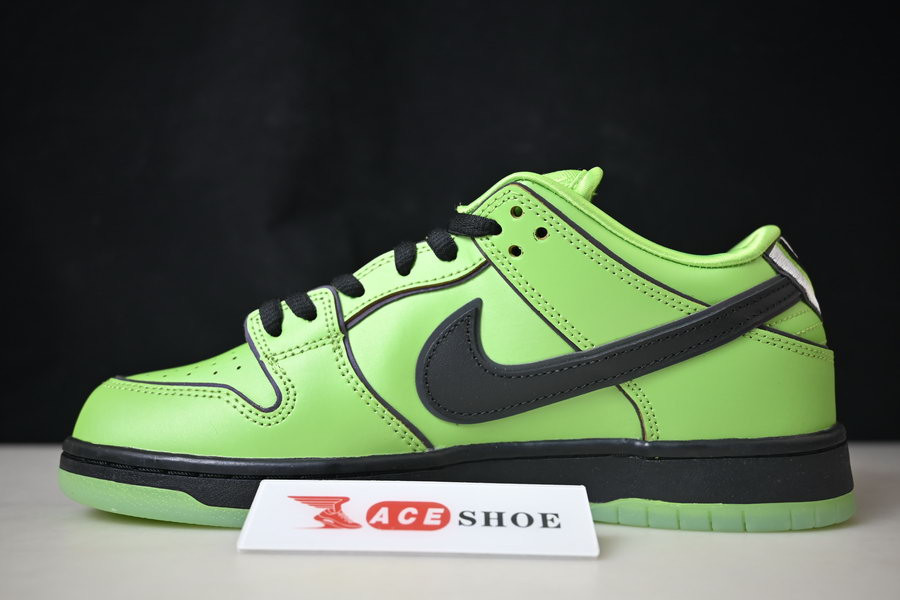 the powerpuff girls x dunk low pro sb qs