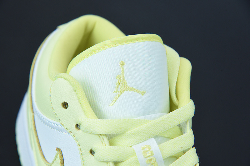 wmns air jordan 1 low