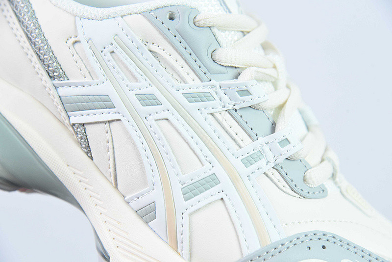 As*ic*s tiger gel-1090