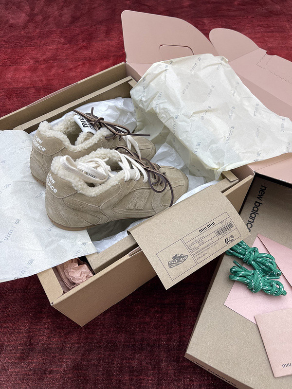 NEW BALANCE X MIUMIU SNEAKER
