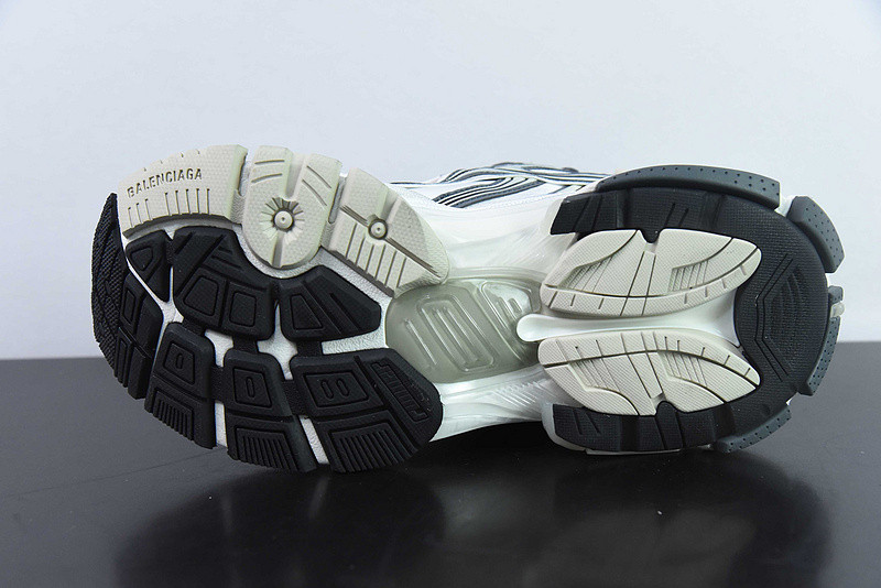 Ba*len*cia*ga runner sneaker