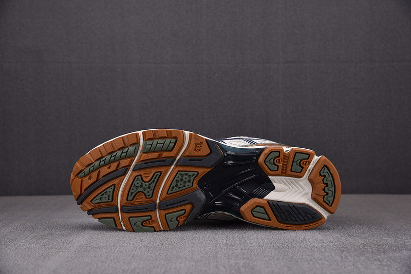 As*ic*s gel kayano 14