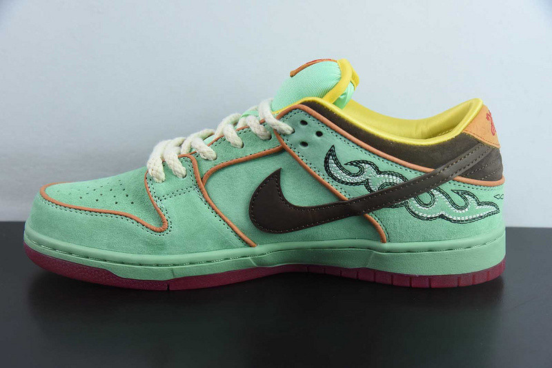 Nike SB Dunk Low