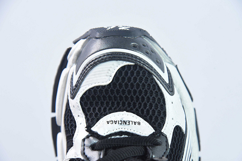 Ba*len*cia*ga runner sneaker