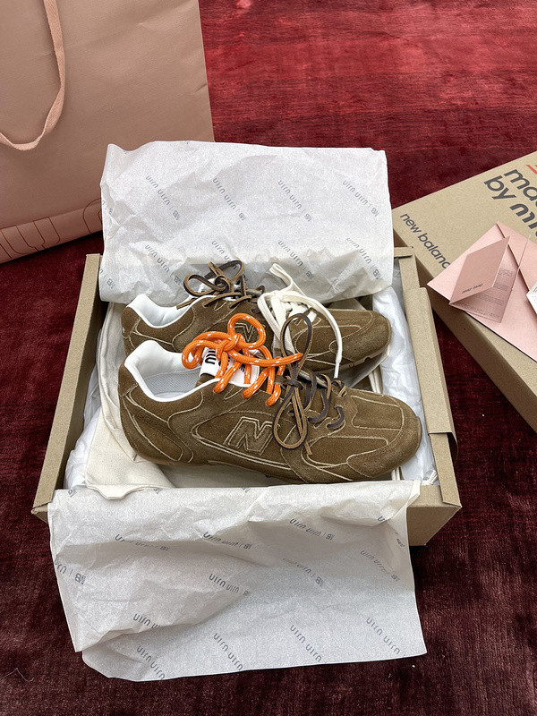 NEW BALANCE X MIUMIU SNEAKER