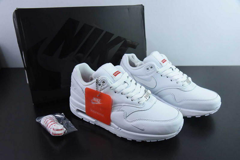 Nike x Supreme Air Max 1