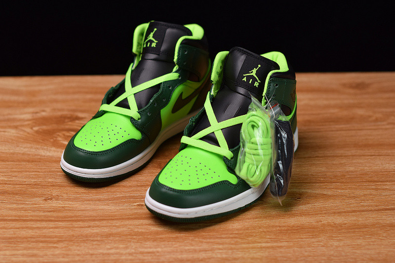 air jordan 1 mid "hulk" 554724-330