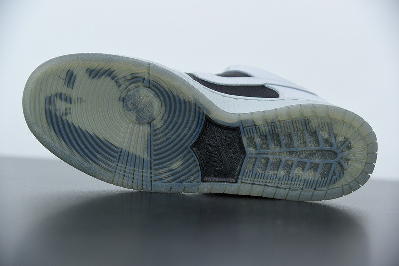 atlas x dunk low premium sb